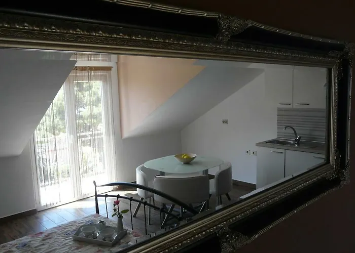 Apartments Sabioncello
